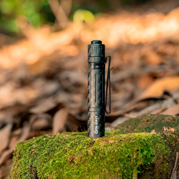 Ліхтар Olight I3T EOS. Carbon Fiber