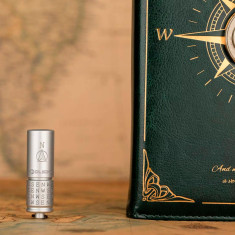 Фонарь-брелок Olight I1R2 PRO North Silver