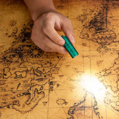 Фонарь-брелок Olight I1R2 PRO Center Green