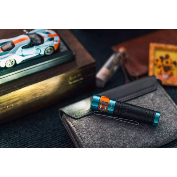 Фонарь Olight Baton 3 Pro Roadster Limited Edition